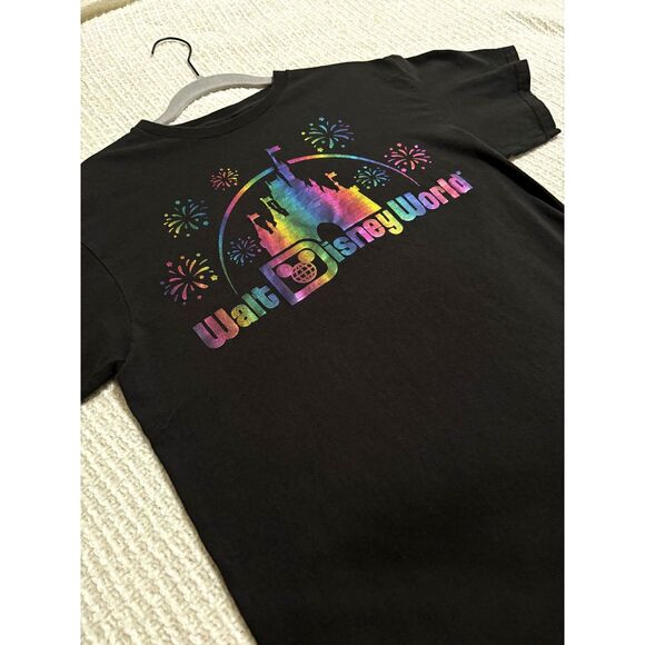 Disney World Rainbow Castle Tee Unisex M Graphic Park Shirt Magic Kingdom Pride - Picture 3 of 7